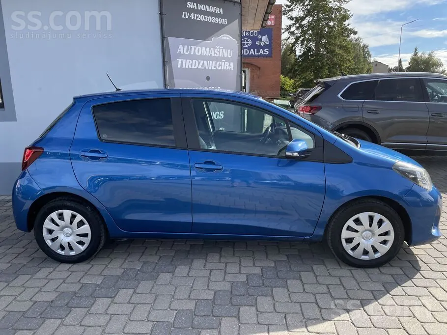 Toyota Yaris 2015 photo 2