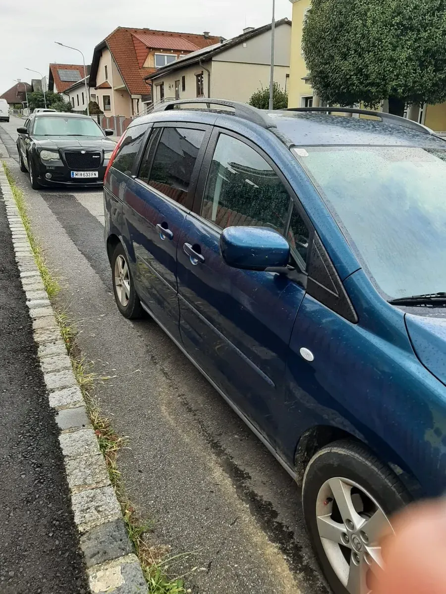 Mazda Mazda5 2006 photo 3