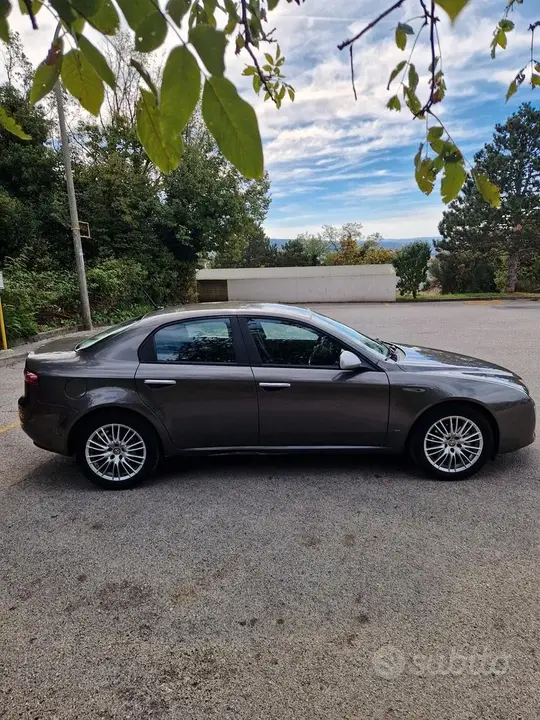 Alfa Romeo 159 2010 photo 4
