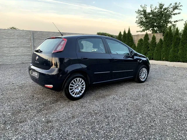 Fiat Grande Punto 2013 photo 4