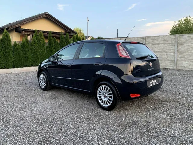 Fiat Grande Punto 2013 photo 3
