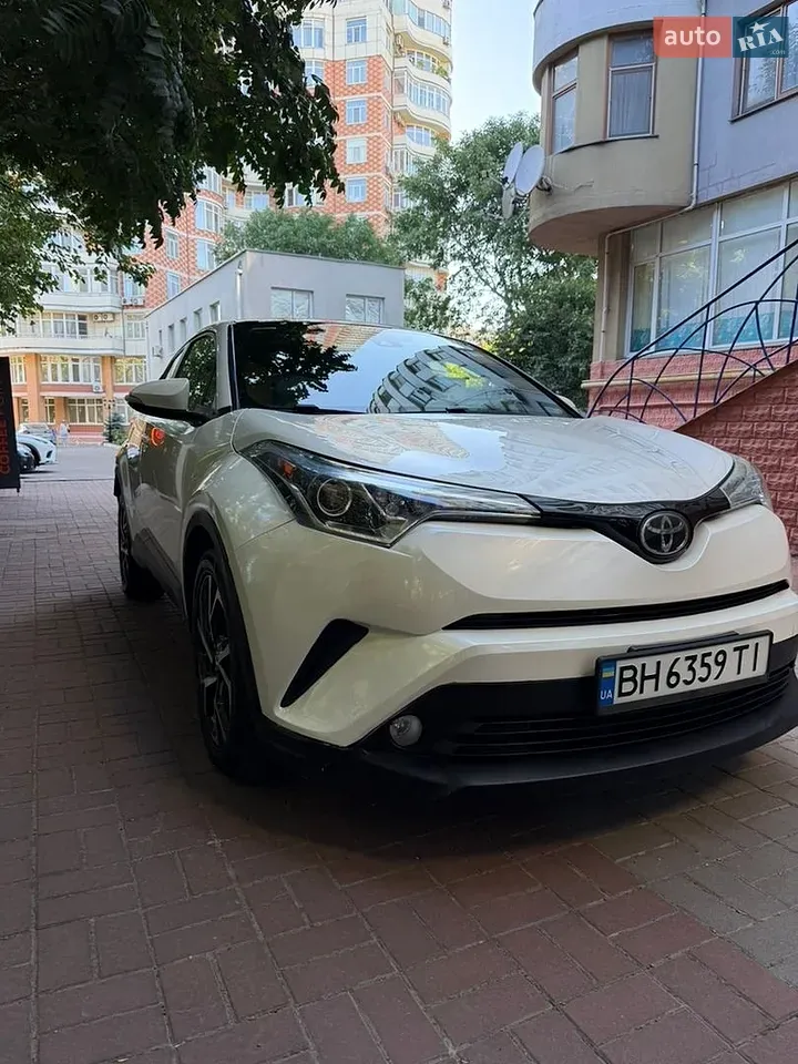Toyota C-Hr 2017 photo 3