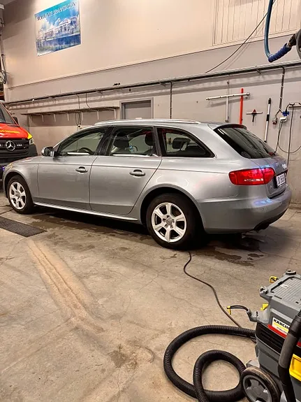 Audi A4 2011 photo 5