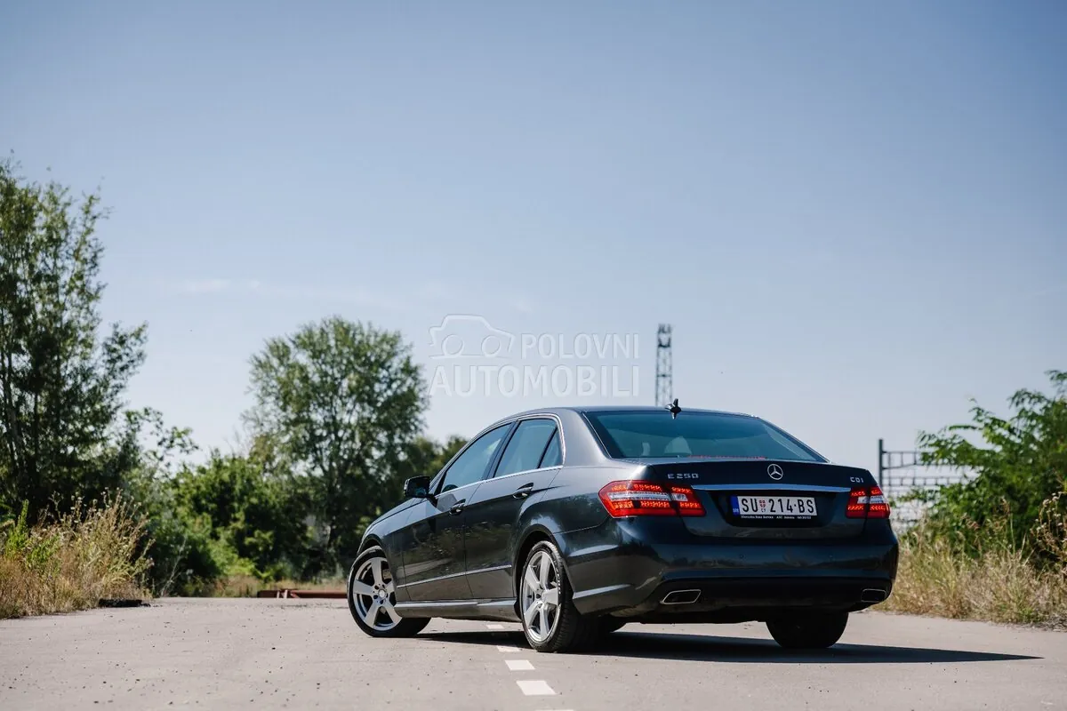 Mercedes-Benz E 250 2012 photo 2