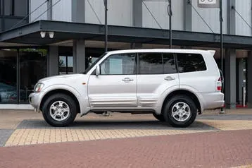 Mitsubishi Pajero 2002 photo 2