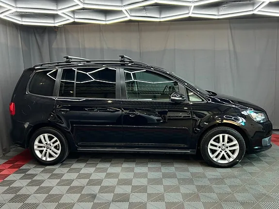 Volkswagen Touran 2015 photo 2