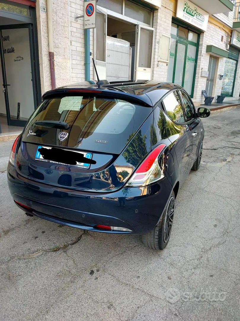 Lancia Ypsilon 2021 photo 2