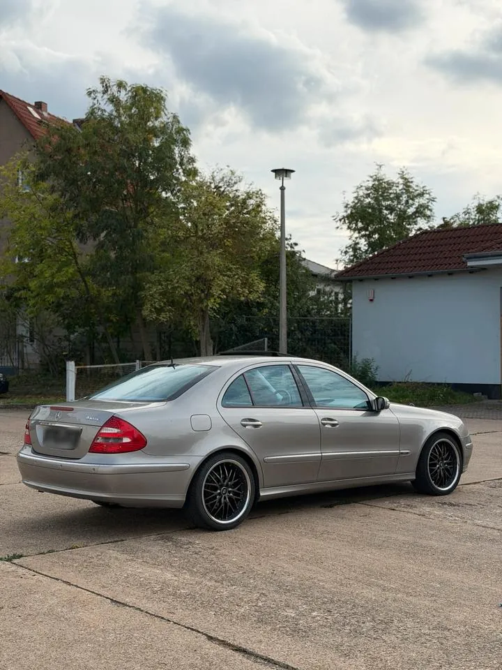 Mercedes-Benz E320