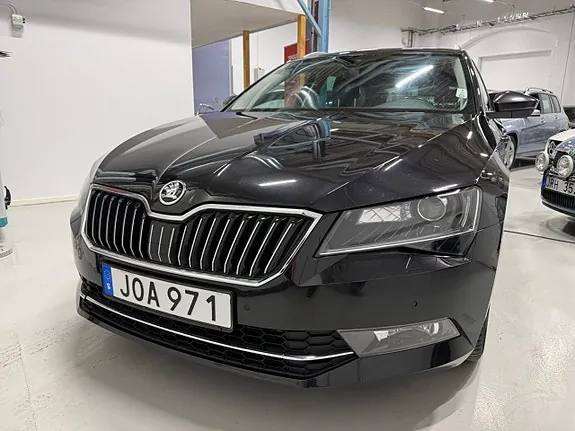 Skoda Superb 2017 photo 2