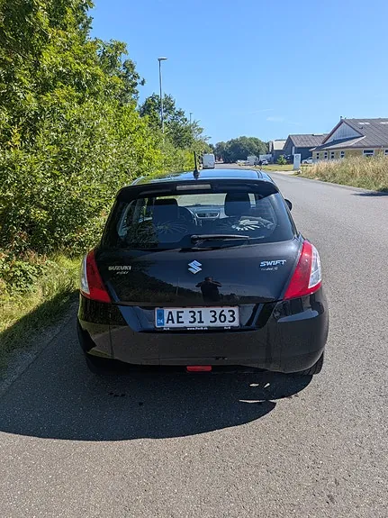 Suzuki Swift 2012 photo 3