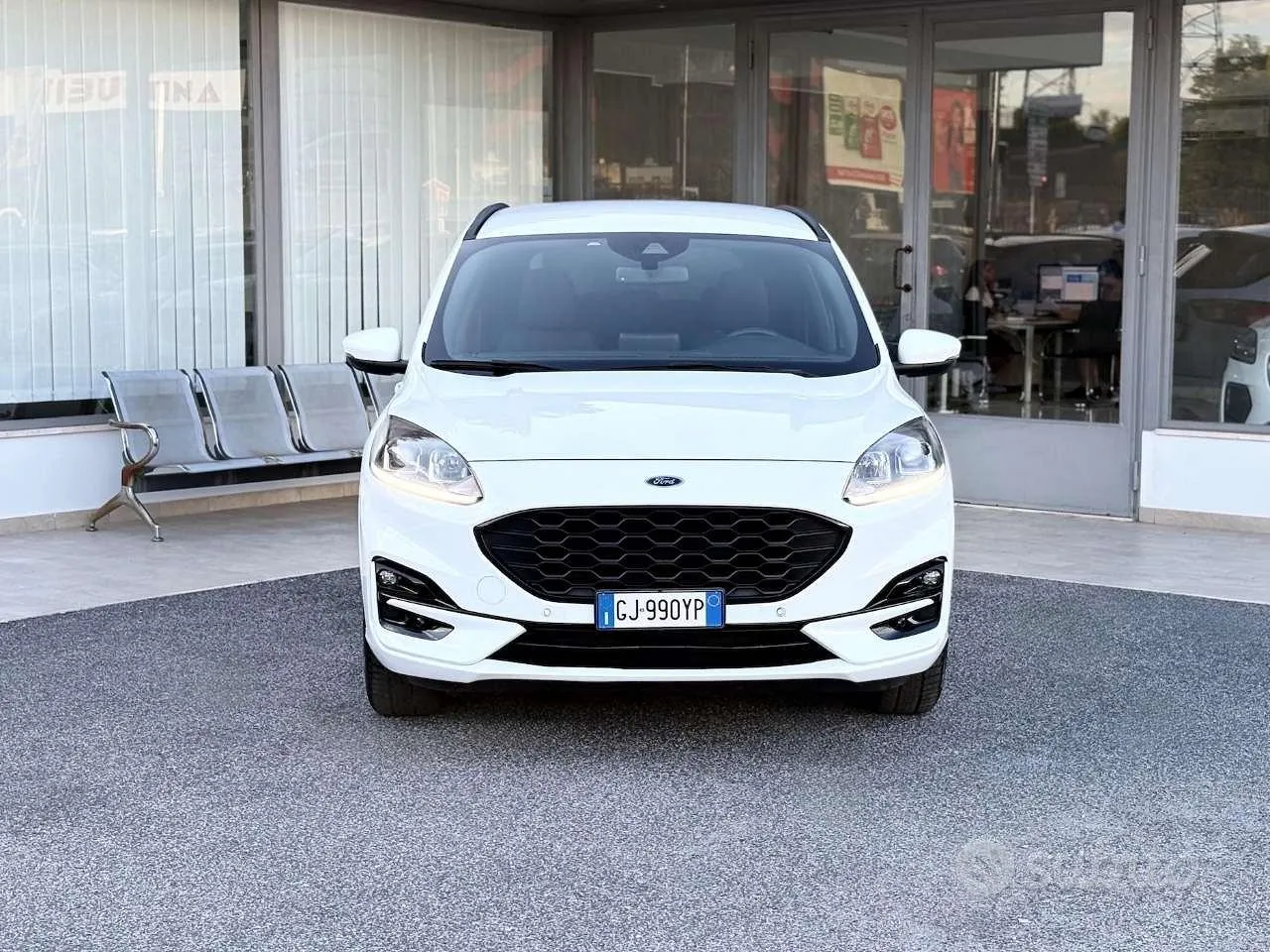 Ford Kuga 2022 photo 2
