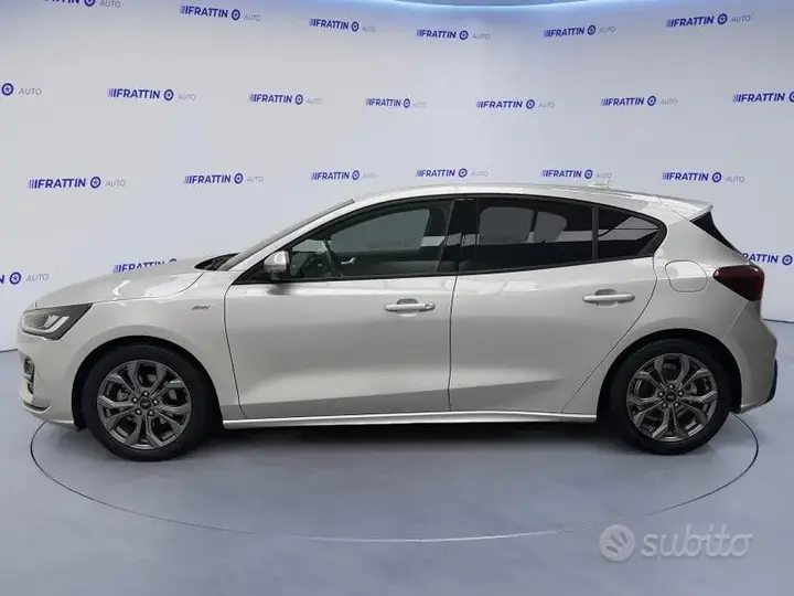 Ford Focus 2025 photo 2