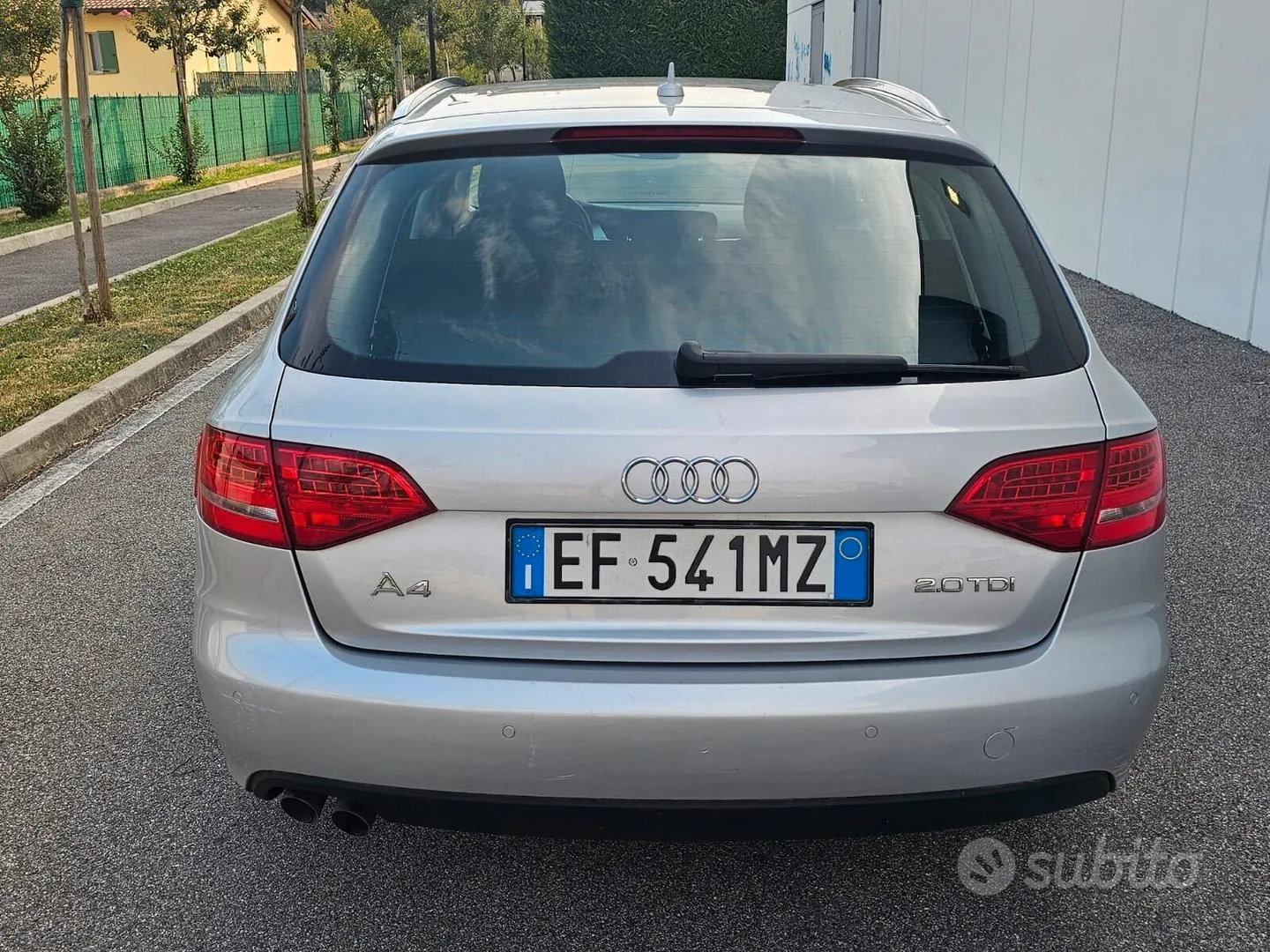Audi A4 2011 photo 5