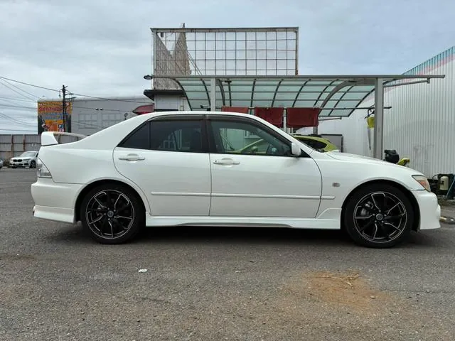 Toyota Altezza 2000 photo 4