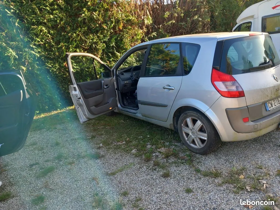 Renault Scenic 2005 photo 2