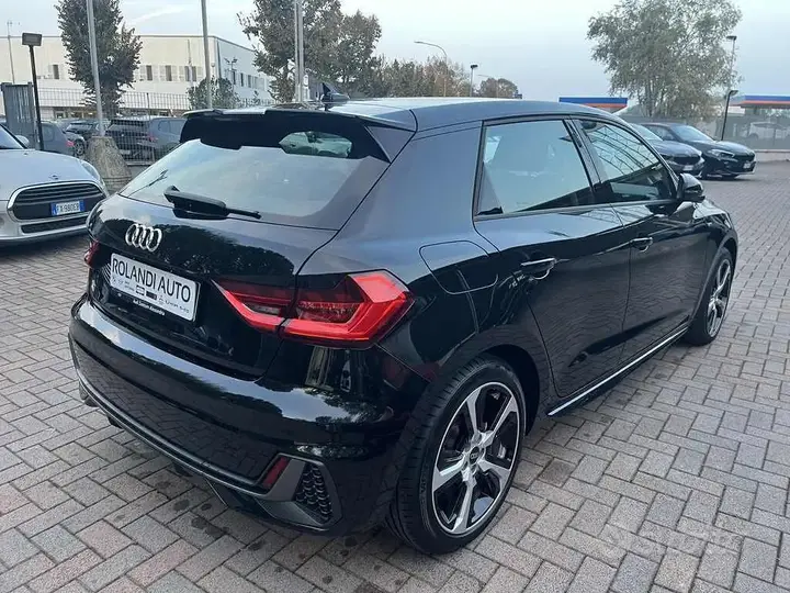 Audi A1 2025 photo 2
