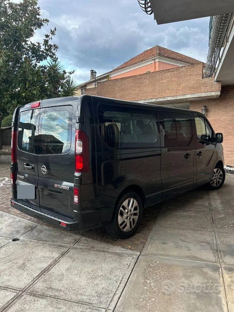Opel Vivaro 2016 photo 2