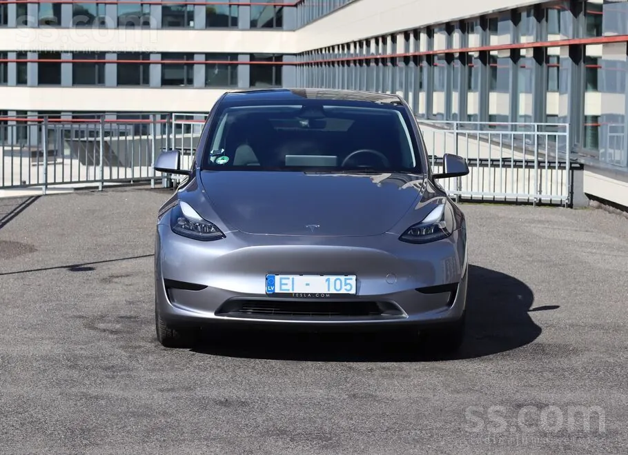 Tesla Model Y 2024 photo 2