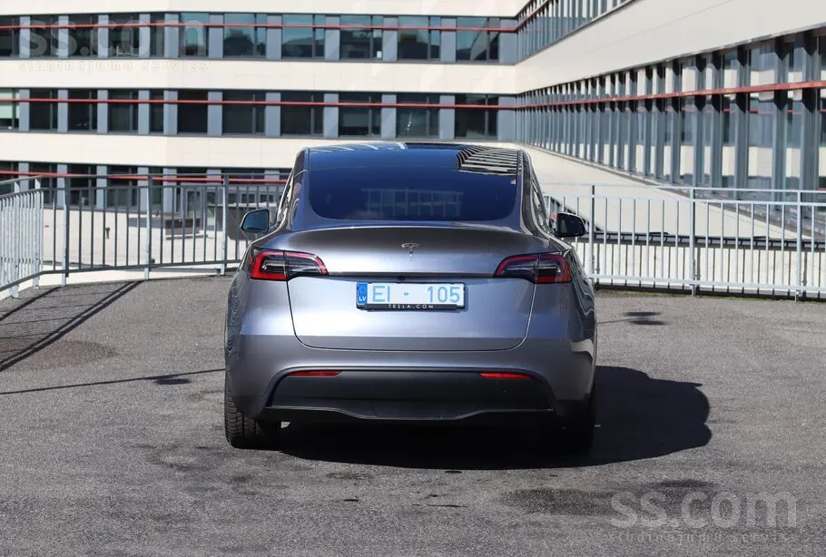 Tesla Model Y 2024 photo 5