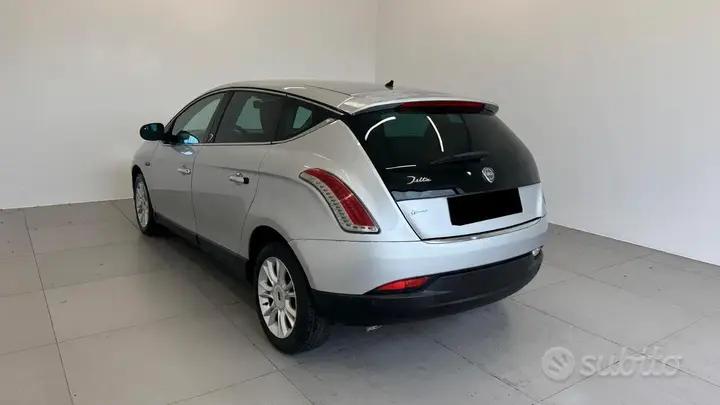 Lancia Delta 2010 photo 5