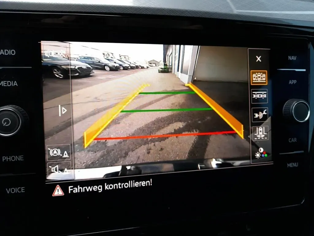 Volkswagen Passat 2021 photo 4