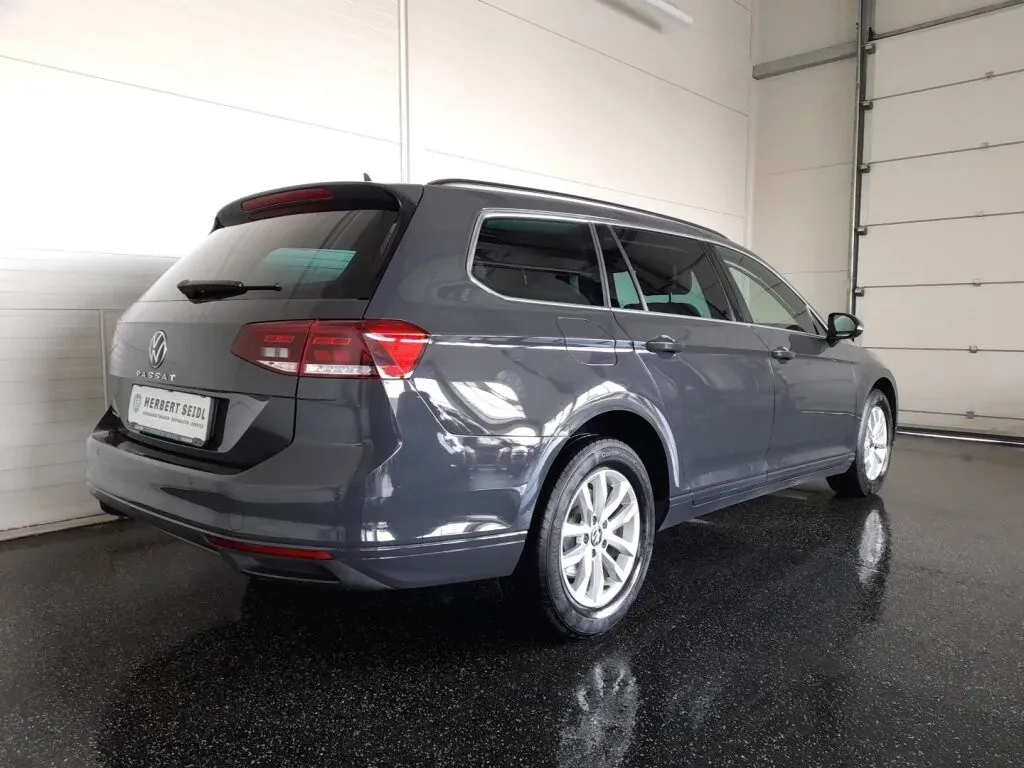 Volkswagen Passat 2021 photo 2