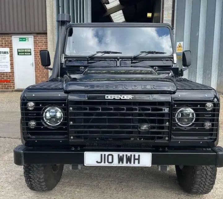 Land Rover Defender 90 1996 photo 2
