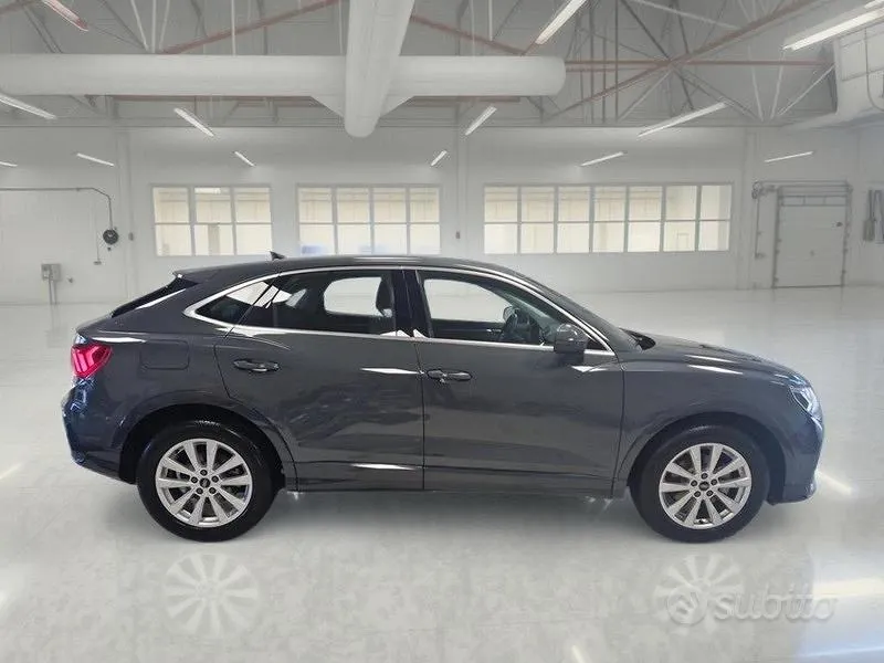 Audi Q3 2023 photo 3