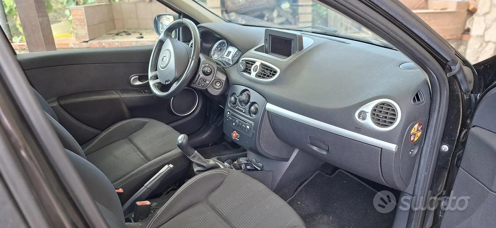 Renault Clio 2009 photo 4