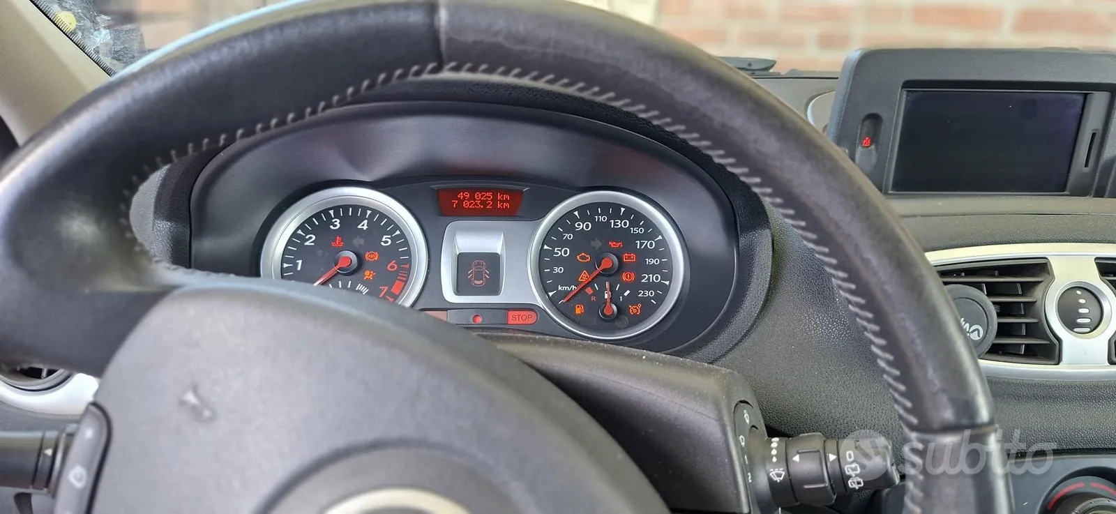 Renault Clio 2009 photo 2