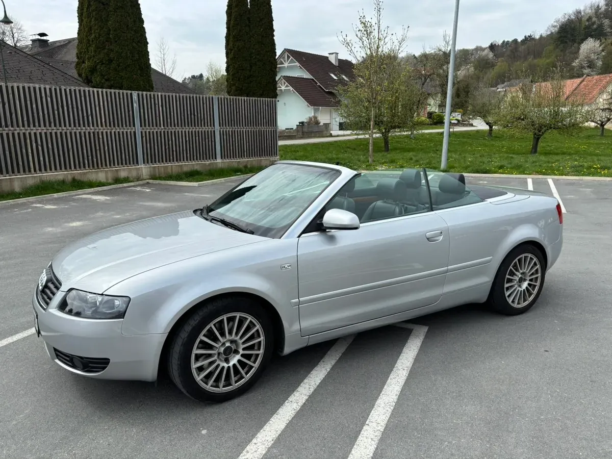 Audi A4 2002 photo 2