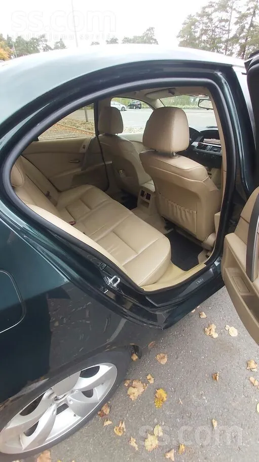 BMW E60 2003 photo 4
