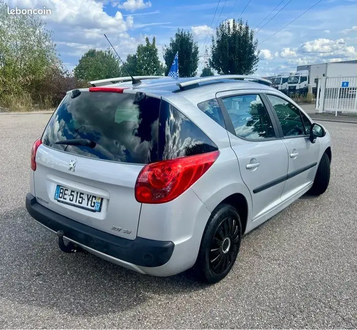 Peugeot 207 2008 photo 4