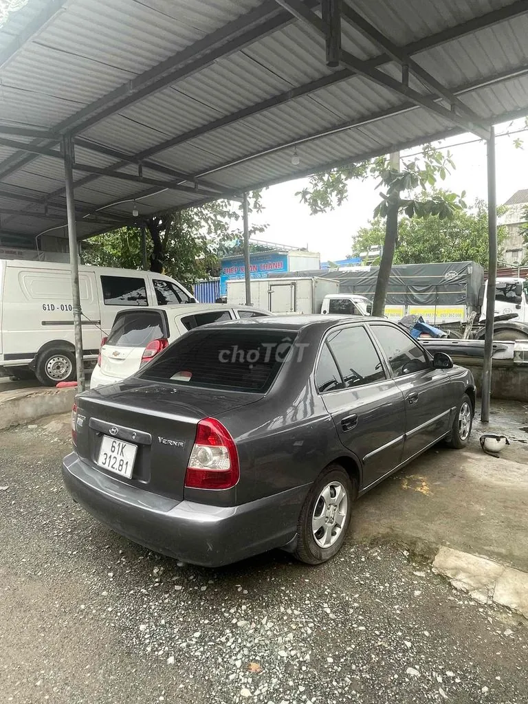 Hyundai Verna 2009 photo 2
