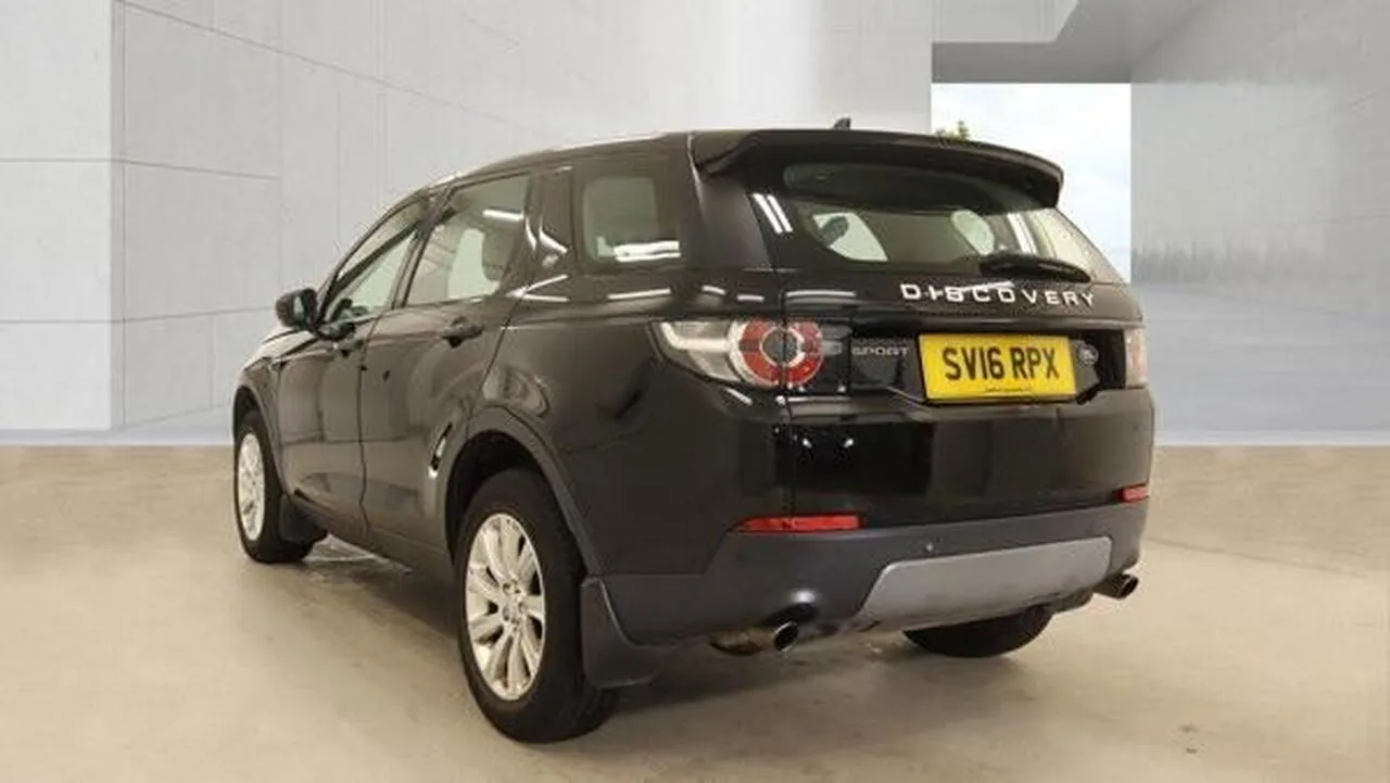 Land Rover Discovery Sport 2016 photo 5
