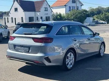 Kia Ceed Sw 2024 photo 2