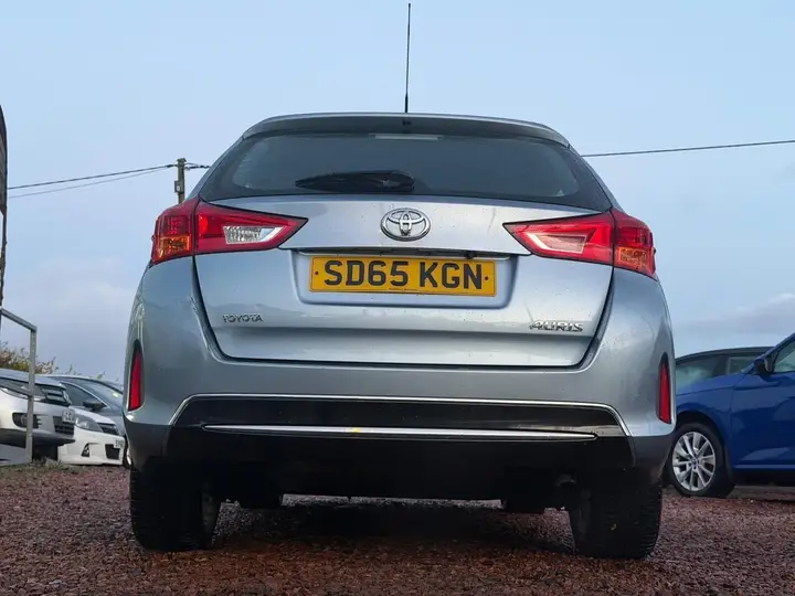 Toyota Auris 2015 photo 5
