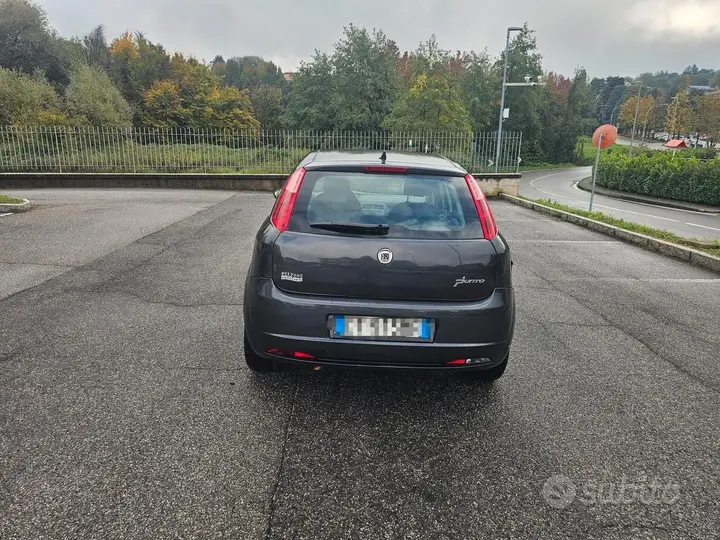 Fiat Grande Punto 2009 photo 5