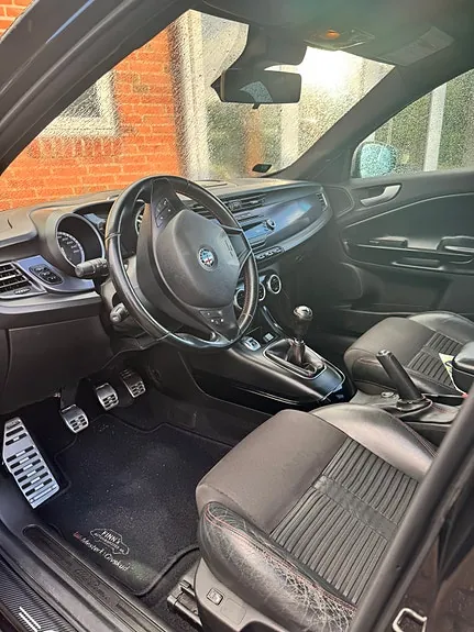 Alfa Romeo Giulietta 2011 photo 5