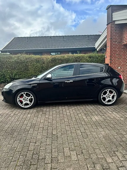 Alfa Romeo Giulietta 2011 photo 3