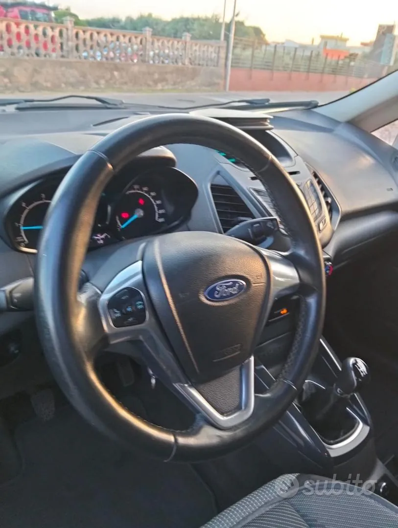 Ford Ecosport 2015 photo 4