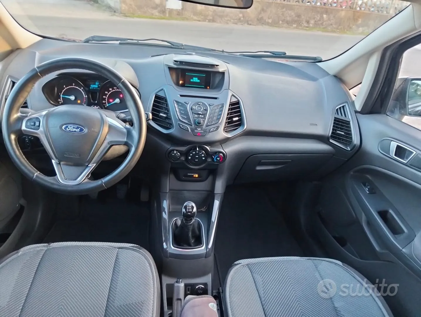 Ford Ecosport 2015 photo 3