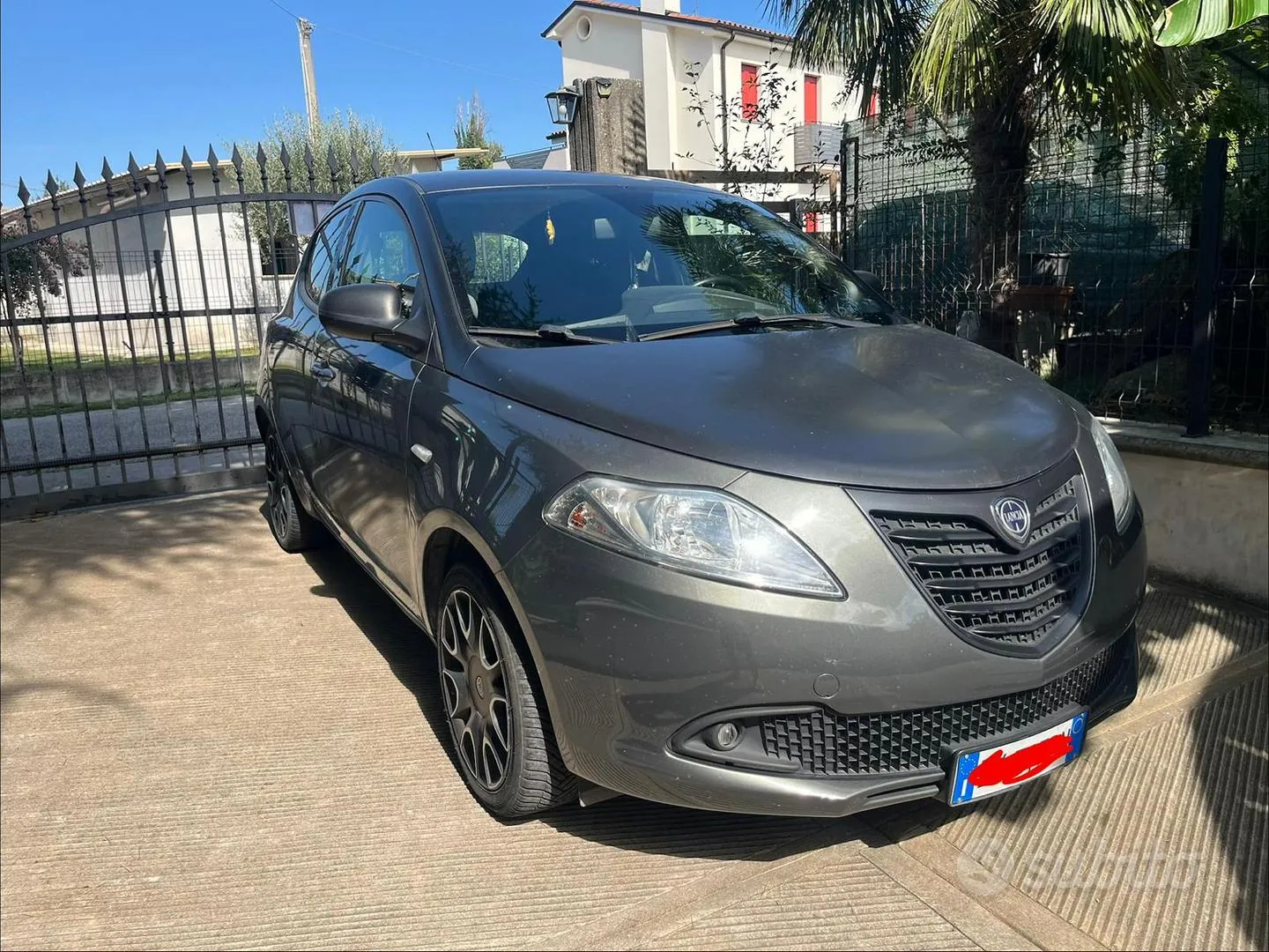 Lancia Ypsilon 2014 photo 2
