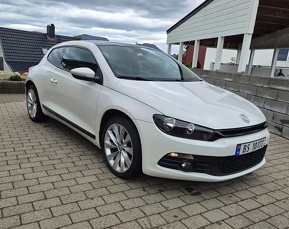 Volkswagen Scirocco 2011 photo 2