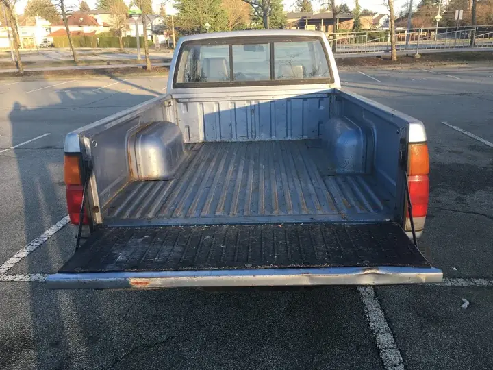 Nissan D21 Hardbody 1987 photo 4