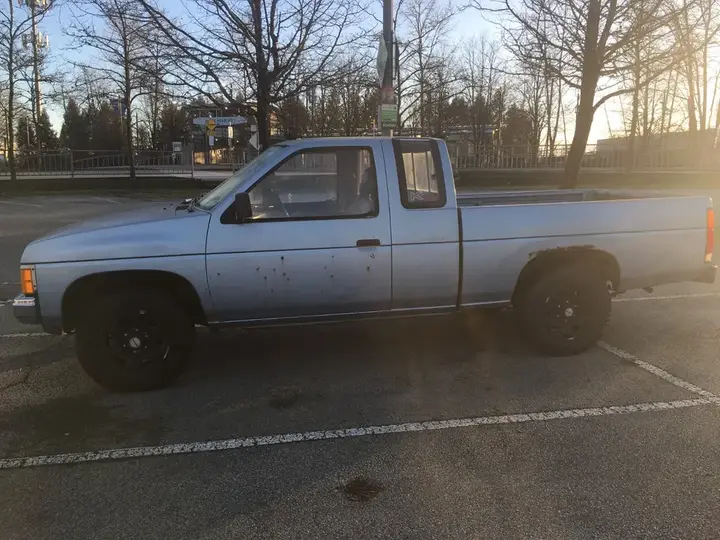 Nissan D21 Hardbody 1987 photo 2