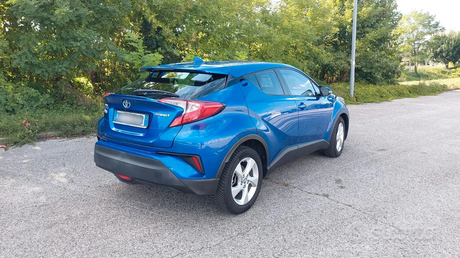 Toyota C-Hr 2019 photo 2