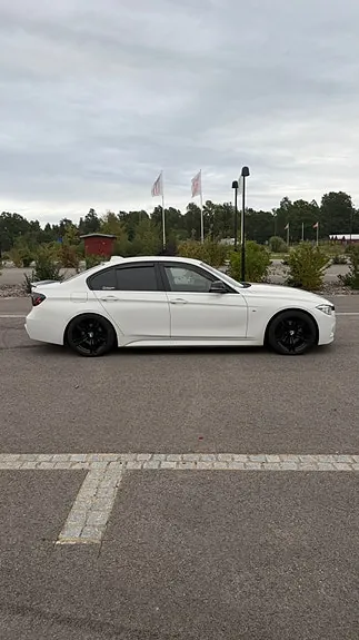 BMW 330I 2016 photo 3