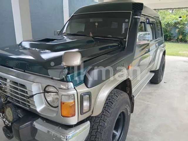 Nissan Patrol 1991 photo 2