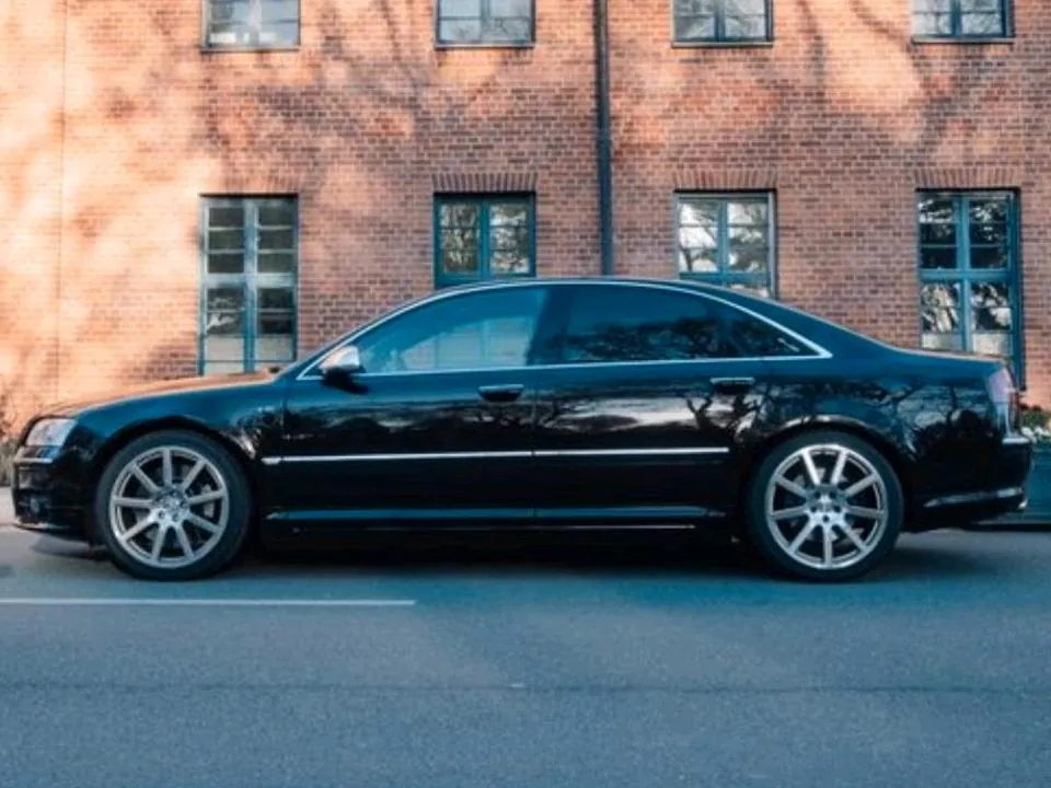 Audi S8